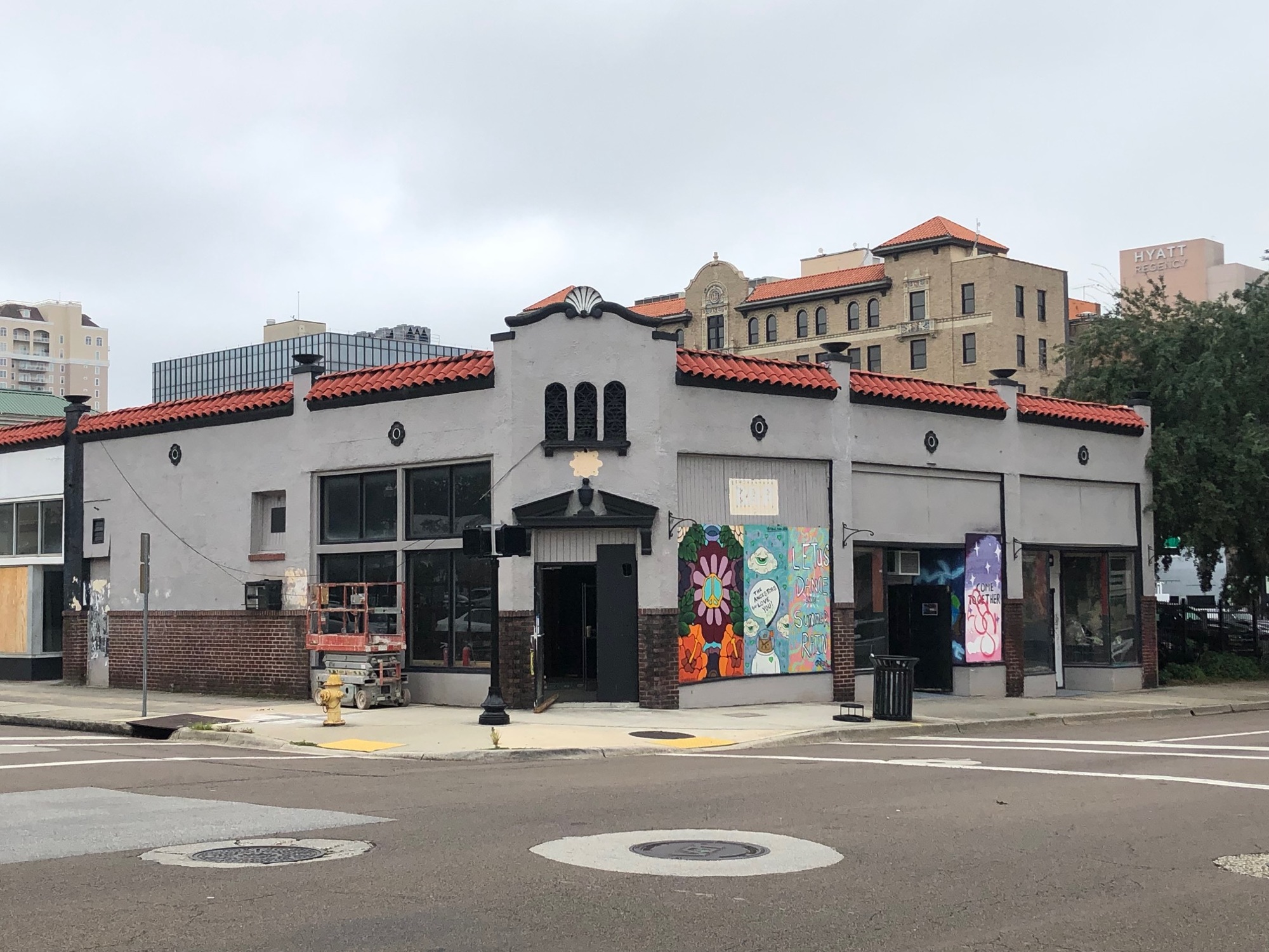 Hardwicks Bar, the former Burro Bar and London Bridge Pub space, is under renovation at 100 E. Adams St. in Downtown Jacksonville. The 3,479-square-foot space is east of the Jesse Ball duPont Center.