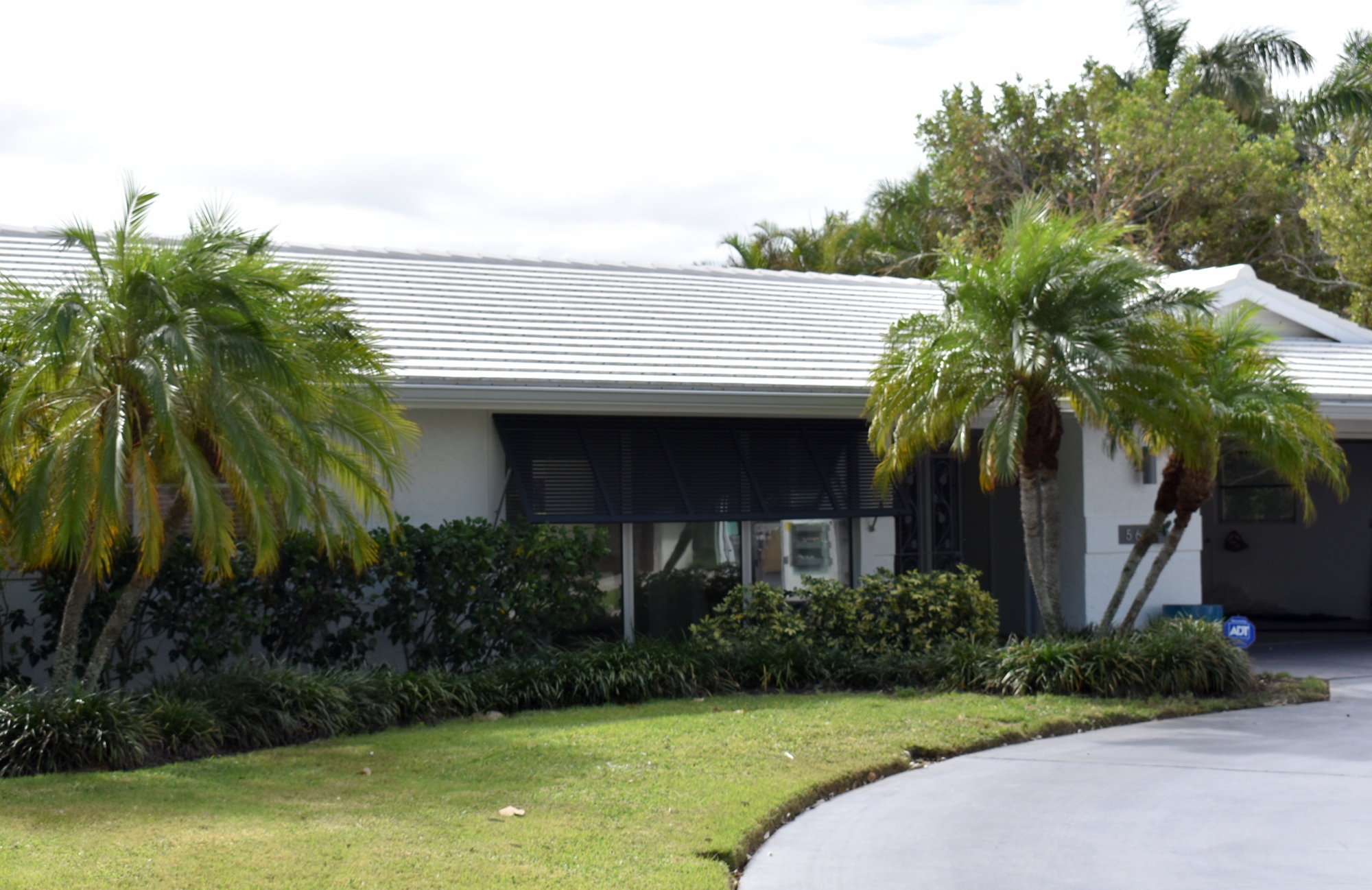 Built in 1964, the home at 567 Bird Key Drive has three bedrooms, two baths, a pool and 2,414 square feet of living area. (Eric Garwood)