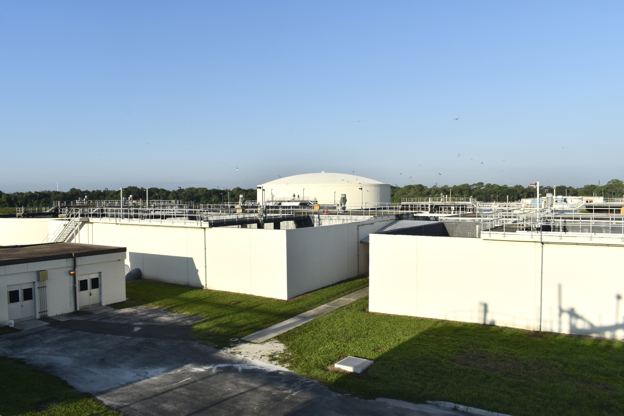 Wastewater from CDD6 is treated at the Manatee County Wastewater Plant on Lena Road. (Photo by Ian Swaby)
